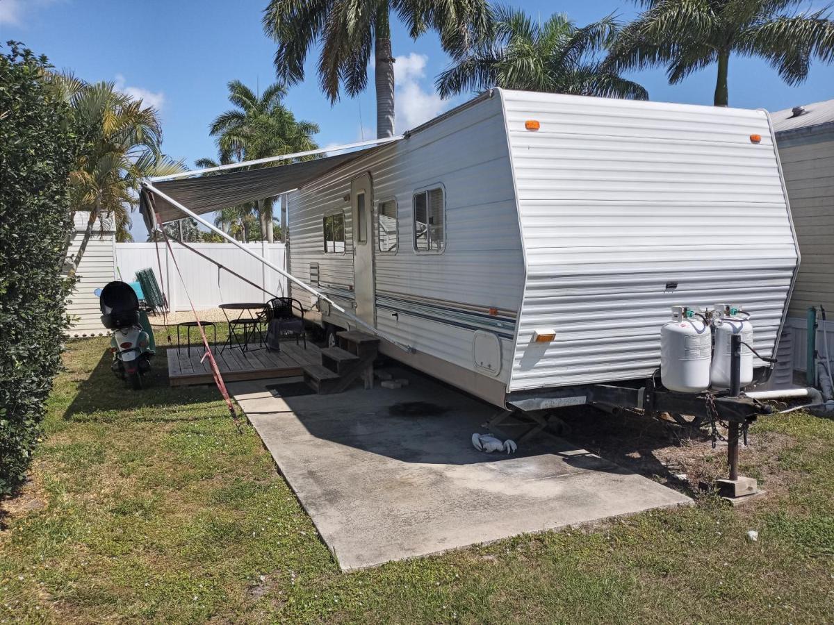 A Comfortable Place To Rest Or Play At Fort Myers Beach Rv Resort Форт Майерс Екстериор снимка